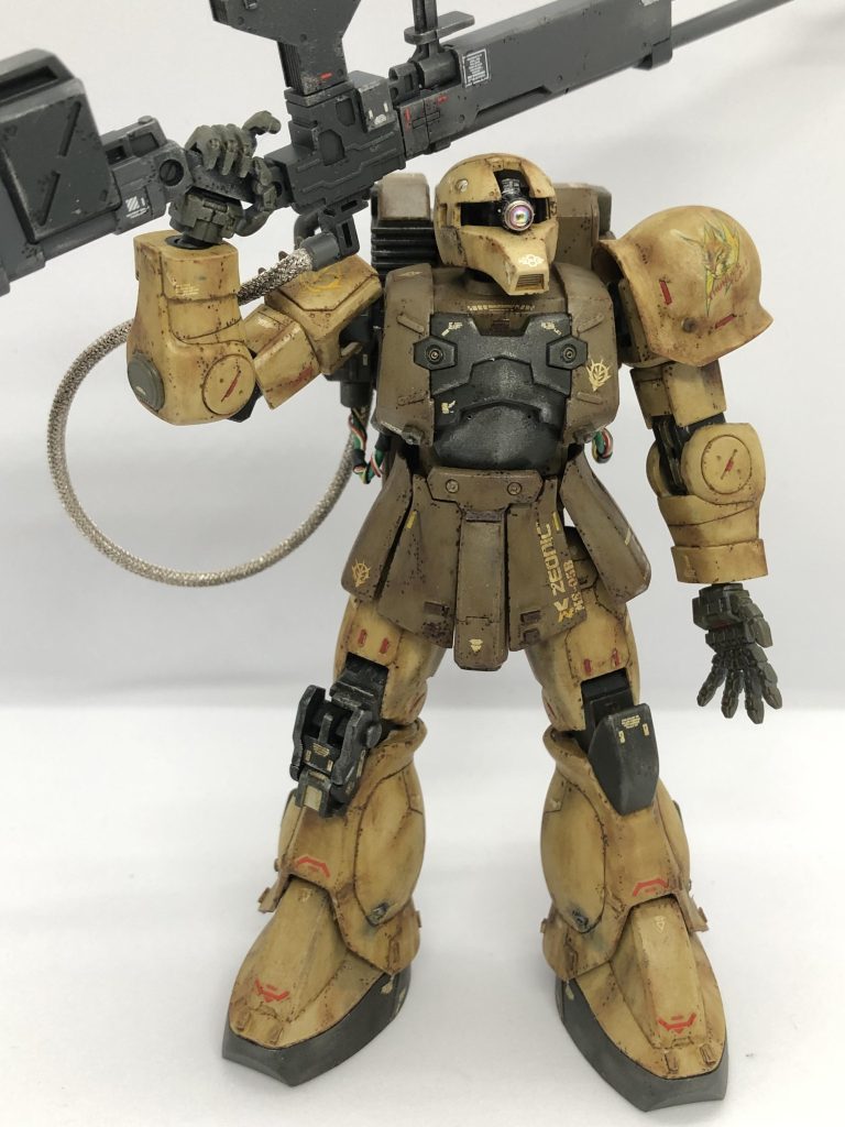 スナイパーライフルが邪魔で全体像が見え難かったので担がせてみました。