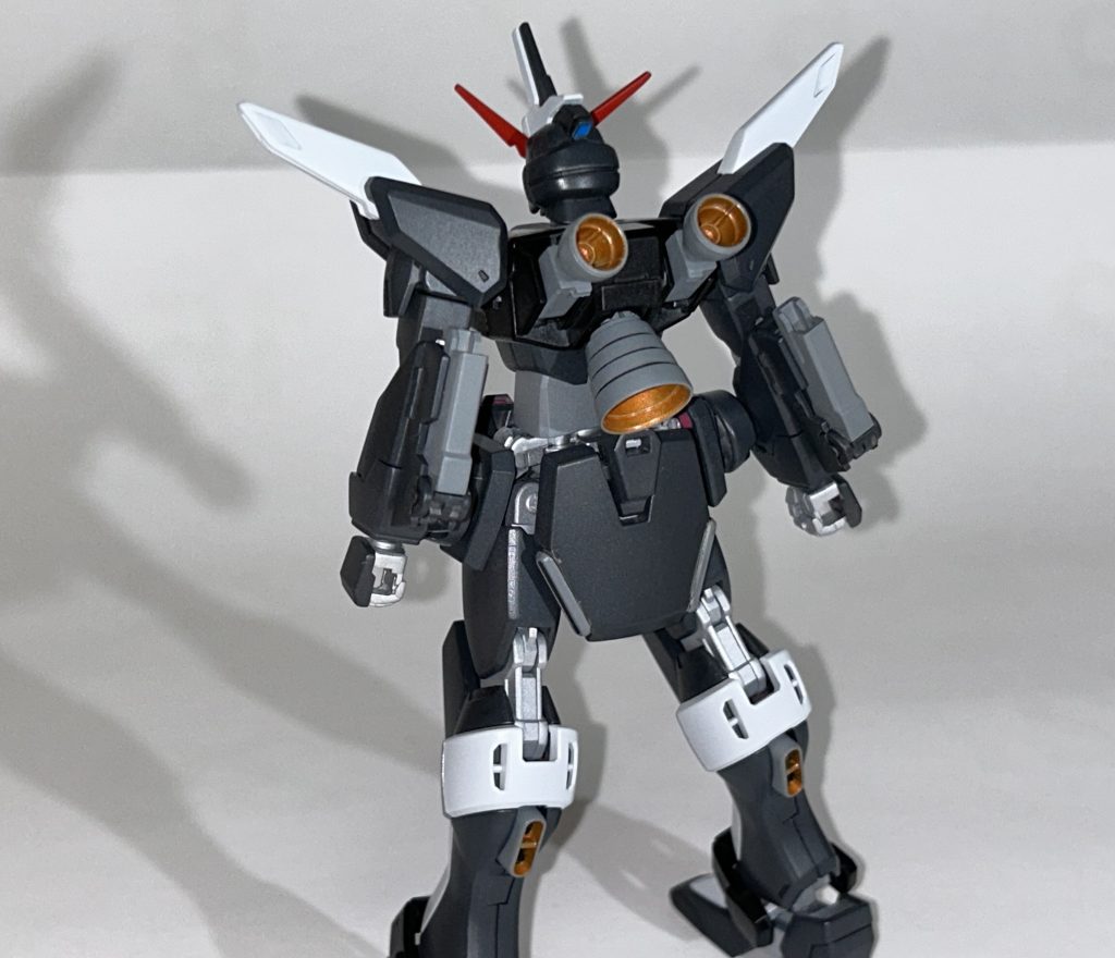 後ろもパーツ取りしたので適当にバーニアをつけてシンプルに仕上げました。