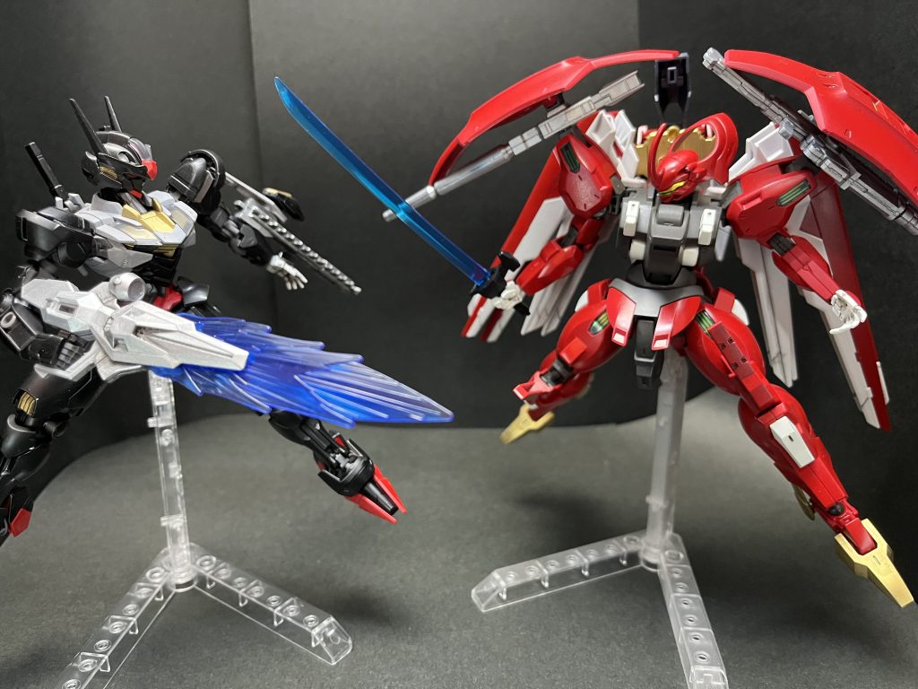 〜再戦〜グエル『おっとまずは俺だ!エアリアル、あの日の決闘のリベンジをさせてもらう!スレッタ『グエルさん!スレッタ?『なんで偽物を守るの⁉︎負けたくせに!私にプロポーズまでしたくせに!どうしてどうして⁉︎グエル(やはり改修型での敗北を知らない⁈2度目までの決闘とその勝敗の記憶はあるのに…?