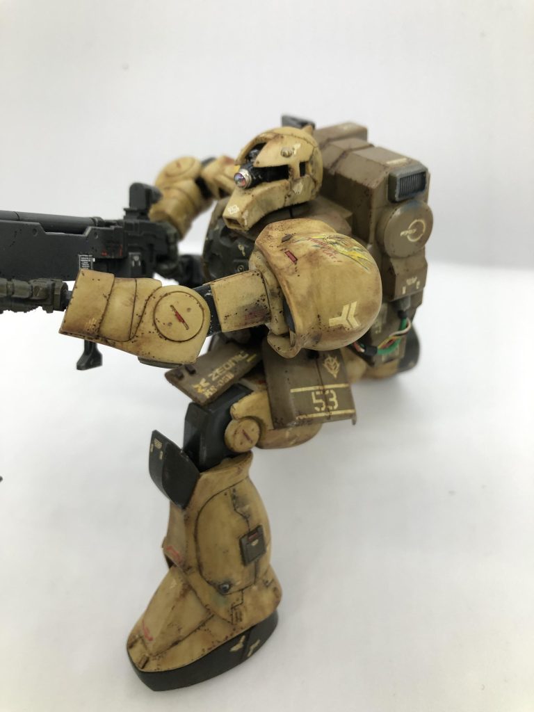 スナイパーっぽく。 製作途中から薄々思っていましたが、このキット可動域がかなり死んでいます…。スナイパーなのに上手く構えられません。特に高地から撃ち下ろすタイプのポーズが非常に取りにくく…。