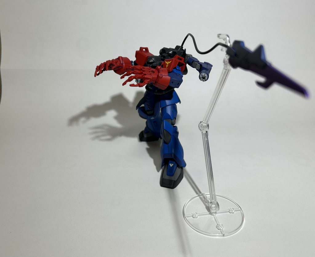 スティンガーの由来になった、ルプスレクスのアレもメタルパープルで毒々しく。