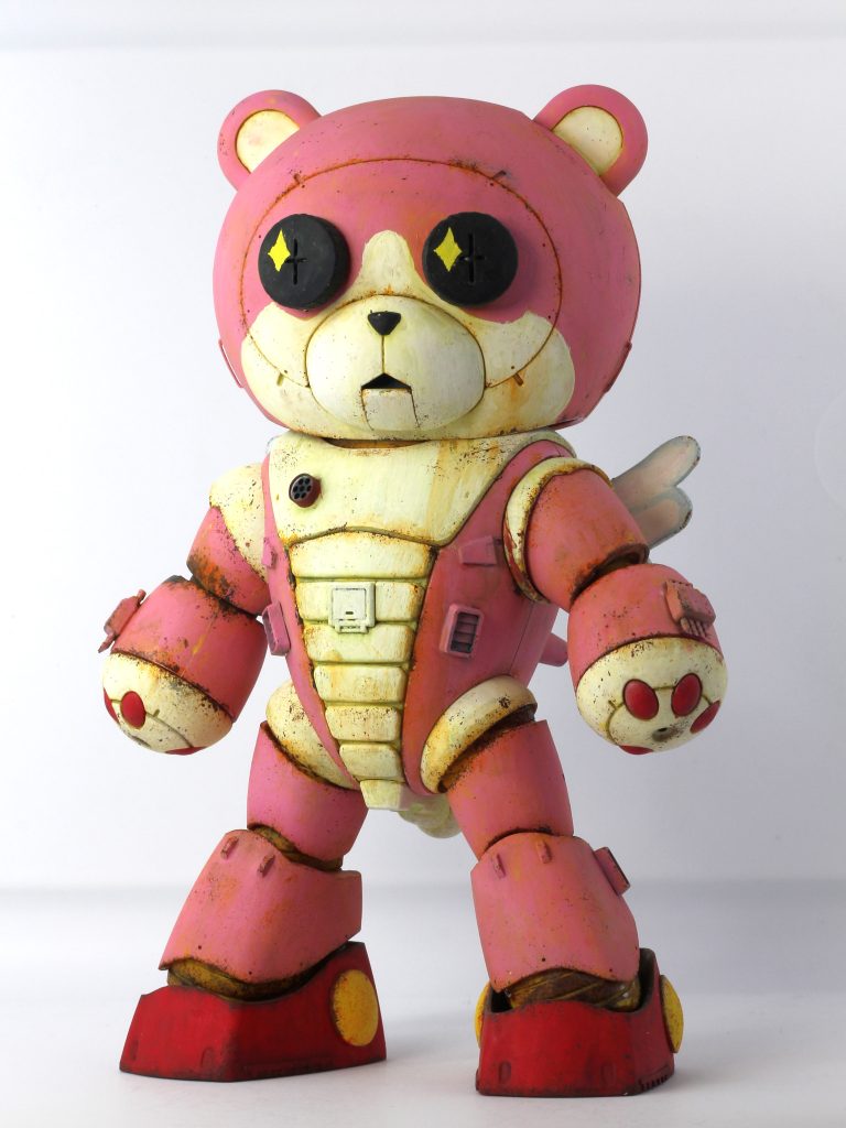 ハピハピ島で発掘したメカを、ハロハピメンバー皆で塗装したり、黒服の人たちが整備したりして、ライブなどで使っていた。ミッシェルの体の一つとして、美咲が操縦する(3バカには「ミッシェルの魂が一時的に宿っている」と説明)。かなり酷使したため、ボロボロになってしまい、特殊メカであるため、専門家ではないハロハピメンバーはもちろん、黒服の人たちですら整備が困難になってしまった。現在はライブハウスCIRCLEの庭に飾られており、子供たちに大人気。大人になったハロハピメンバーがたまに会いに来る。たまに動かしてないのにポーズが変わっていたり、本機らしきものが動いているとの目撃情報があったりして、「もしかしたら本当にミッシェルの魂が宿っている?」とか「元々悪い宇宙人のメカで、地球を侵略しようと暗躍しているのでは?」などといった噂が立つ。…という設定です。