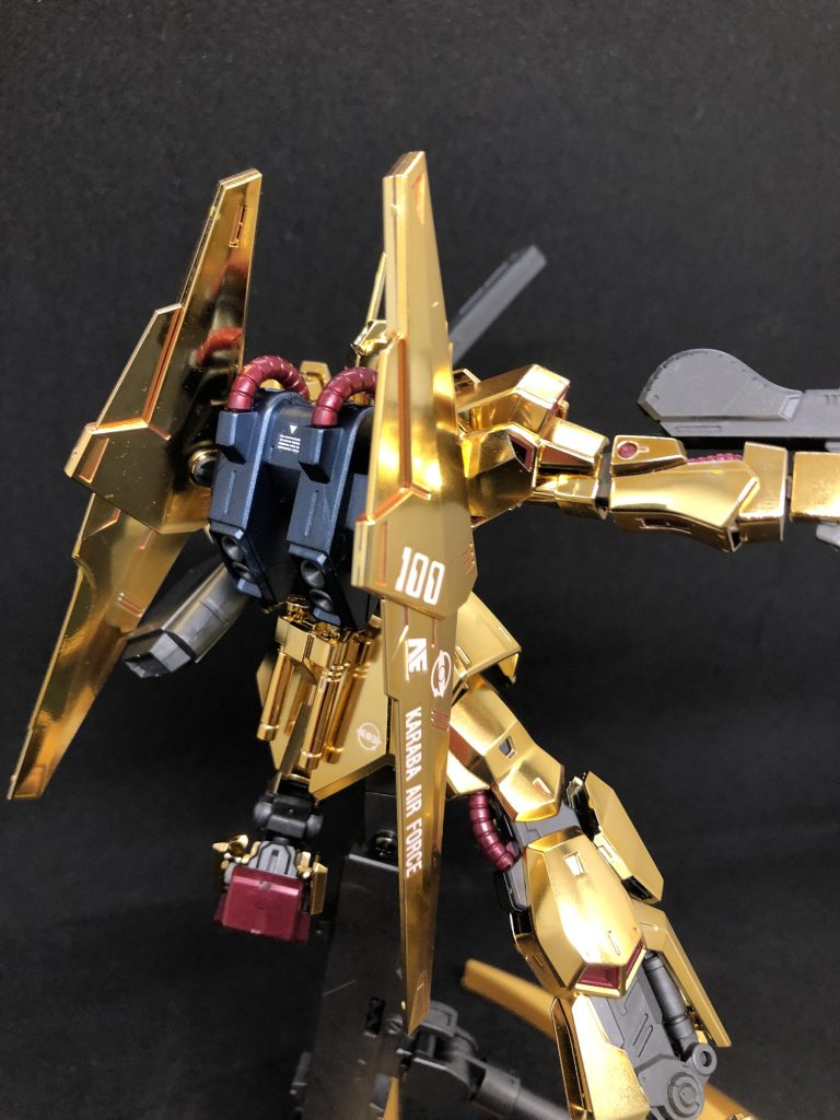 左側から。バインダーはデカールが映えますね。