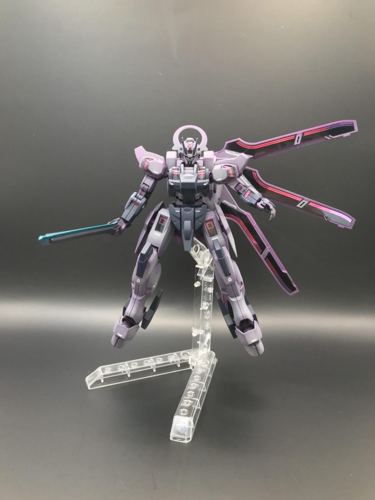 サーベルエフェクトも劇中の色に合わせてますもうちょい白寄りでも良かったですね