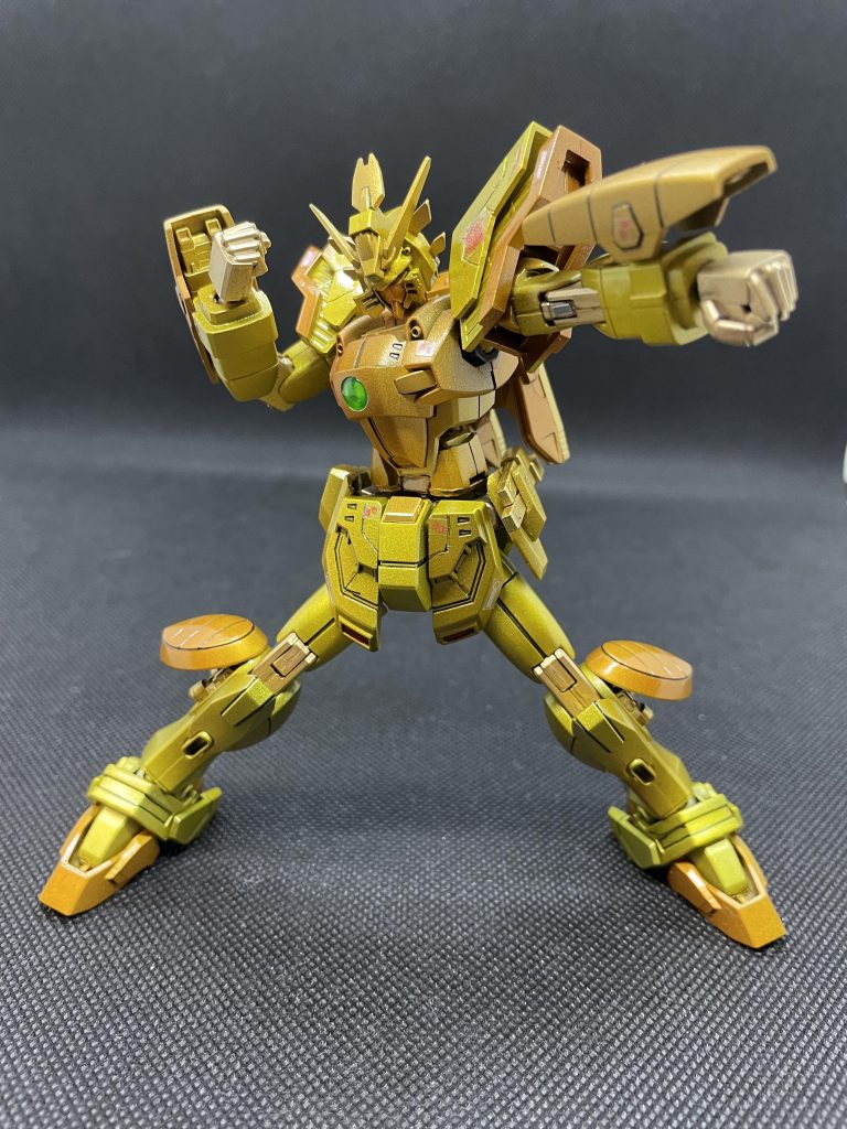 スーパーモードへ変身した時のポーズ平手が付いてないのが残念