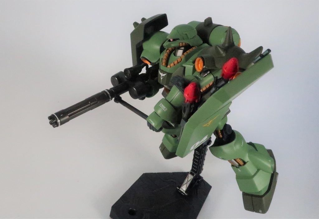 機体解説(という妄想)本機はシャアの反乱において、ネオジオン軍で運用された主力MSであるギラ・ドーガの1機である。本機は標準的なパイロットが搭乗する機体で、エース用のチューンやカスタムはされていない。