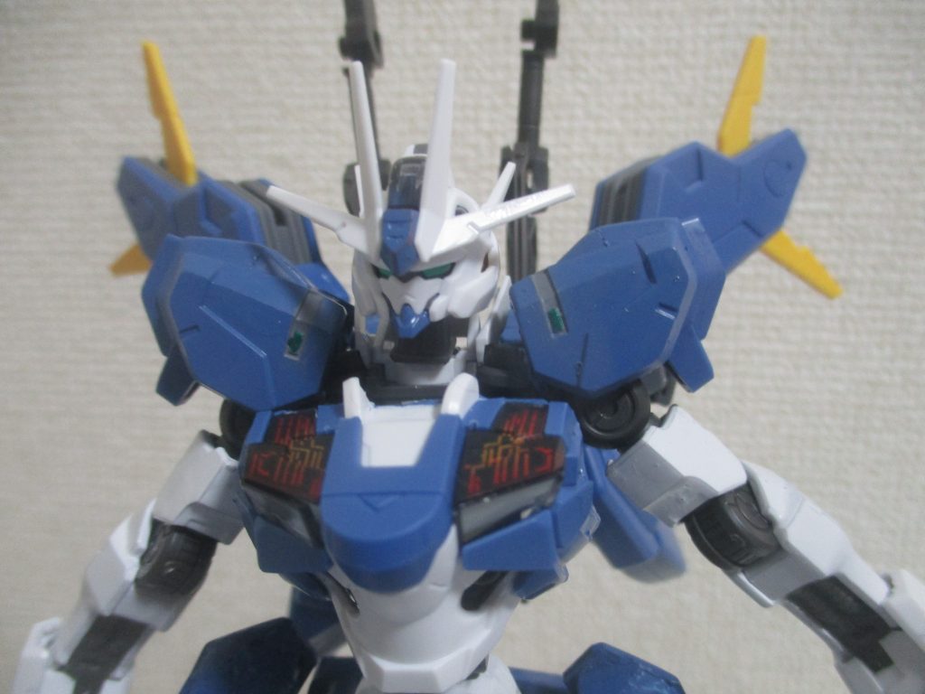 ちなみに、元の改修型の「赤色パーツ」も青色に塗装してます。理由は、個人的な好みと「青い機体」コンテストに出すためですねww