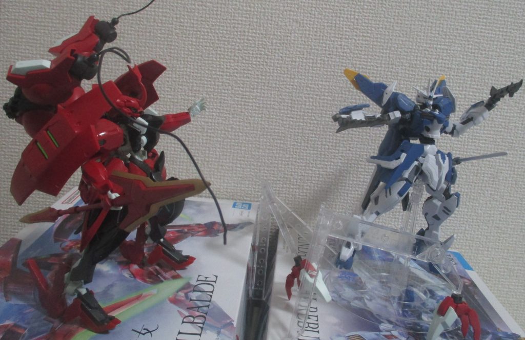 バルベリトのクローを、ツインブレードで切り落とすベリアル・レジーマガ。