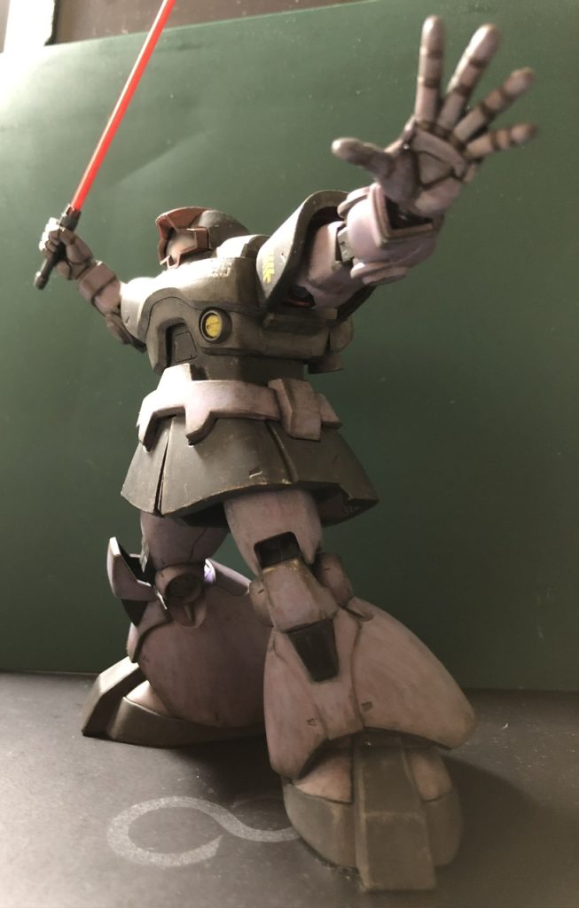 待て〜カッコいいポージングは難しいですね。