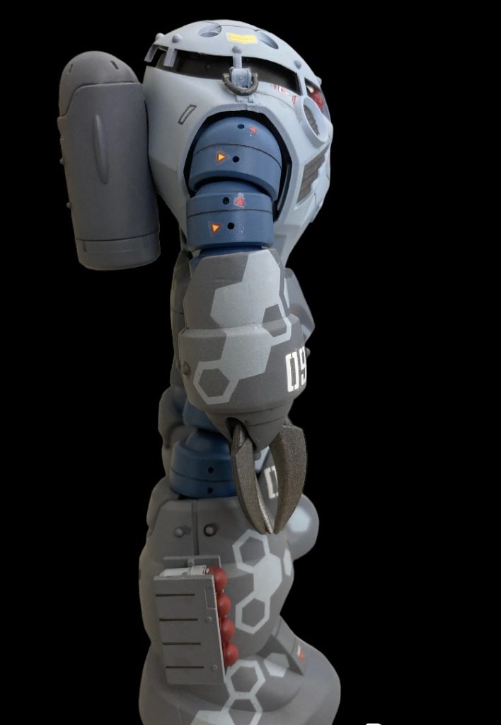 初めてヘックス迷彩マスキングを使いました。テープの細い部分が簡単に切れそうで扱いが大変でしたけど、使ってみると面白いです。