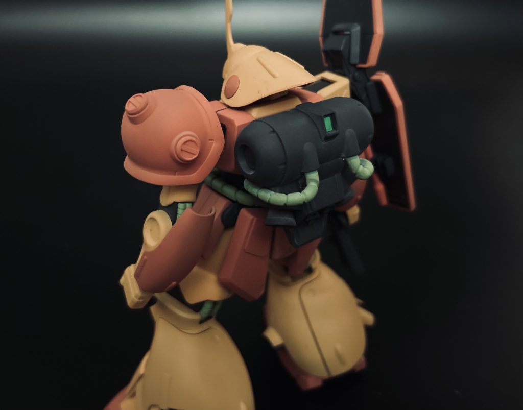 肩スパイクあんまりピンときてないからなしにしちゃいました。バックパックは元々赤なんですが黒に。