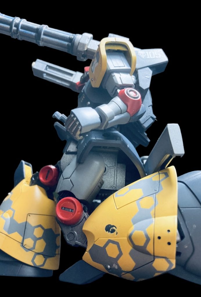 「遠距離用のビーム砲と、対空のオートバルカン装備してるんで、単騎で引っ掻き回せますよ」