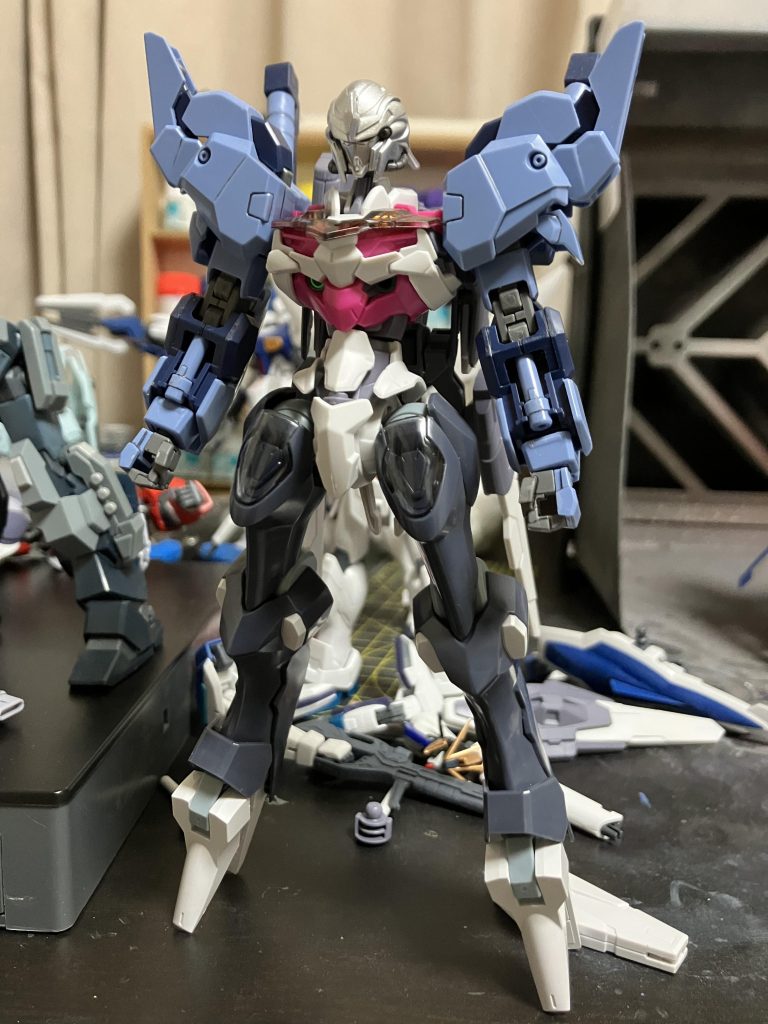 一番初めに作った形です。ちょっと腕でかすぎんか？って事で没に。