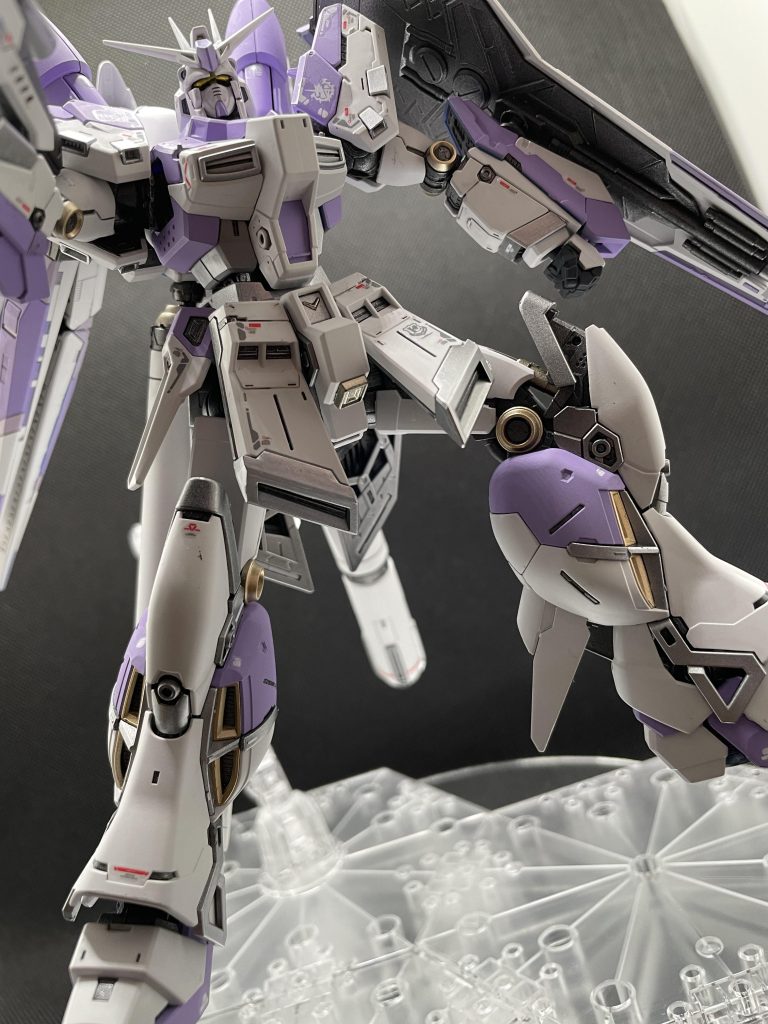 シルバーとゴールドのパーツはそれぞれシルバーと、ゴールドで塗装しました。