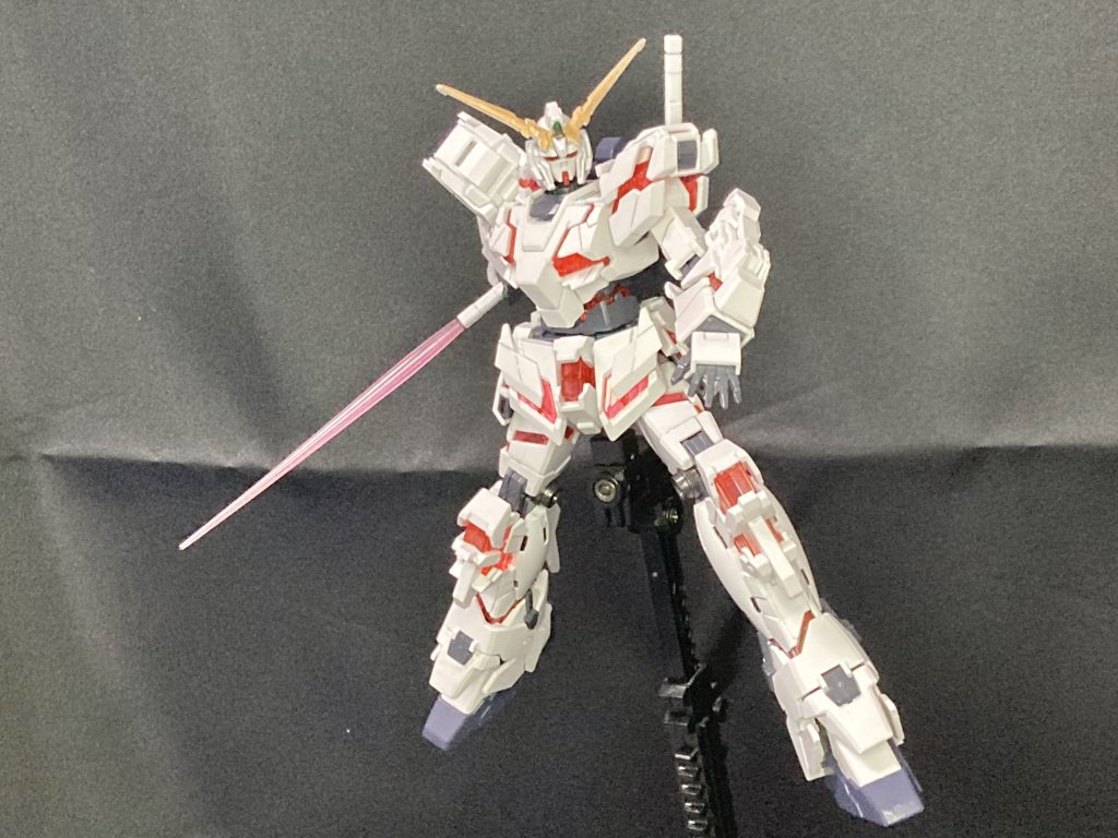 『……ガンダム…』