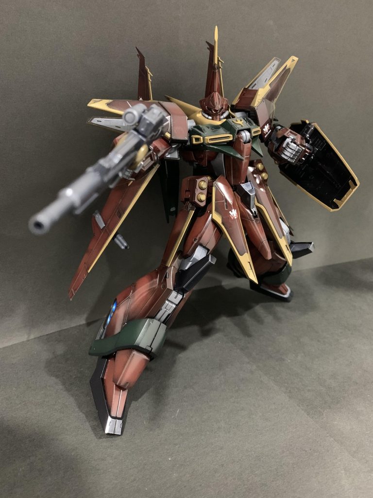 高貴な御家柄なので(?)デカール控えめです。