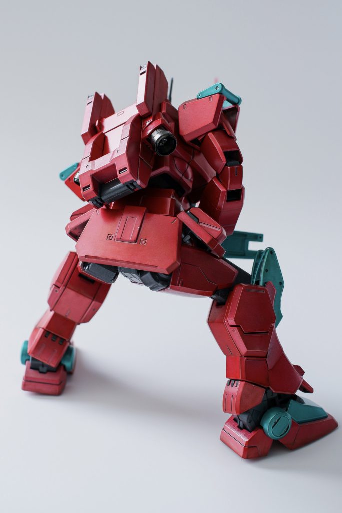 この構えがしたくての可動箇所改修です塗装赤 シルバーリーフ→クリアレッド緑 シルバーリーフ→ピーコックグリーンウェザリング少し入れてます缶スプレーに加えてイージーペインター導入したての頃です