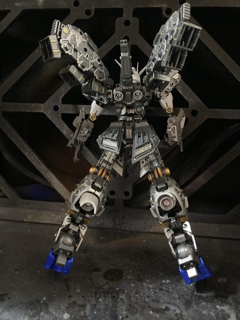 フレーム部分もメカサフライトからスターブライトアイアンで塗装。