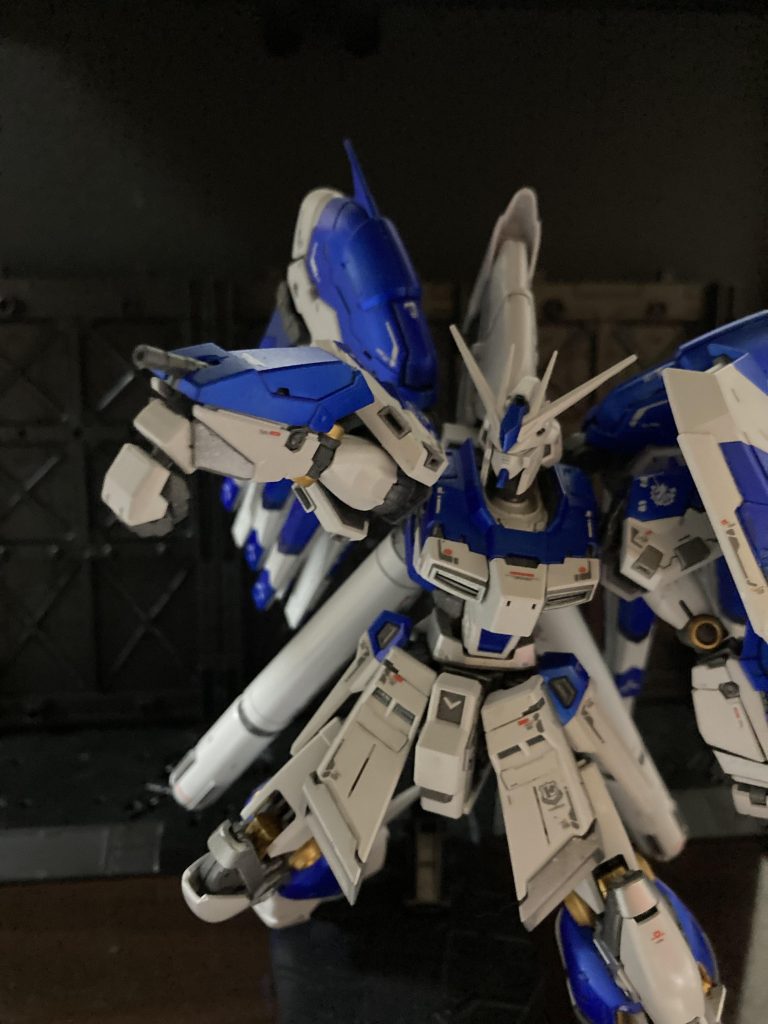 巷の評判通りスタイル良し、パーツの保持力良し、ポージング良しでガンプラ最高傑作という評価も納得ですね。