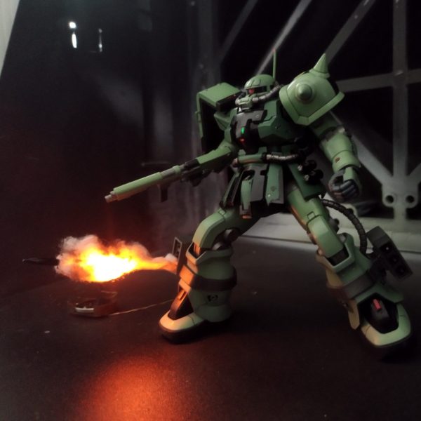 ザク　ミサイルポッド発射！！！