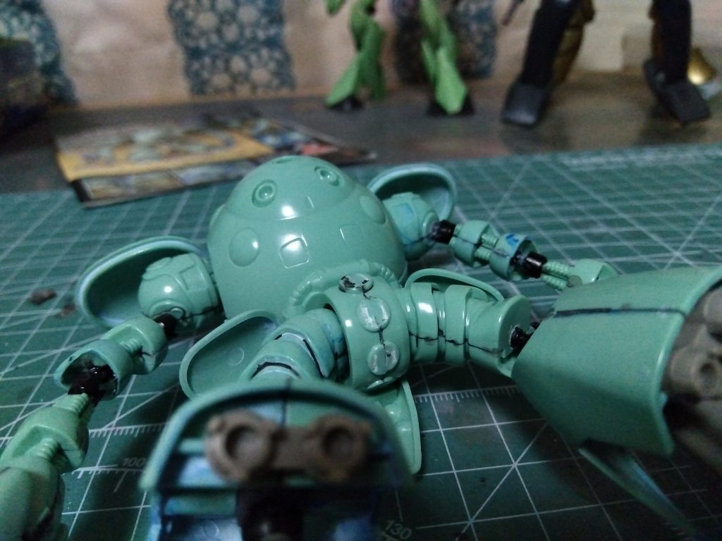 あ、加筆なのですが…股下のバーニアは全部カットしましてモデリングサポートのバーニアを付けております。合わせ目がキツかったもので…^^;