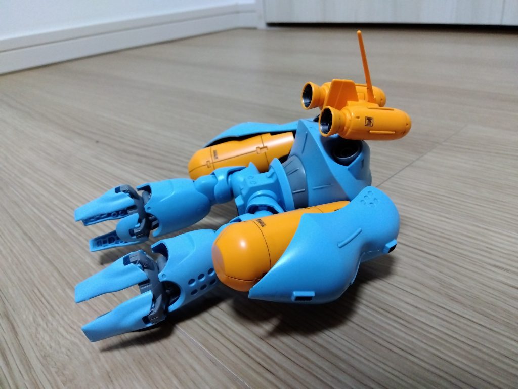 潜航形態。コンパクト。