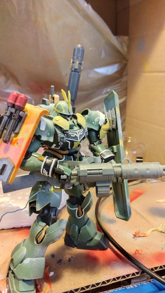 敵艦に接近し、破壊するといった戦い方のシップハントの隊長のために、ビームランチャーとビームミニガンを搭載したビームダブルランチャーを搭載しかしジェネレーター直結式なので打ち過ぎると機体自体が行動不能になってしまう