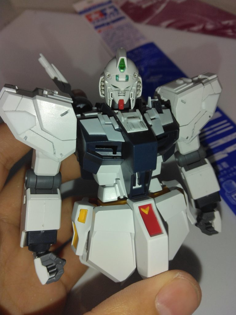 上半身はこんな感じですがやはり元のキットができがいい!ディ・モールド!!!自分はニューガンダムは好きな機体第二位です!!!1位は恥ずかしいですがゴーストガンダムことファントムです!!!あの炎がたまらんのです(´▽`)ノ