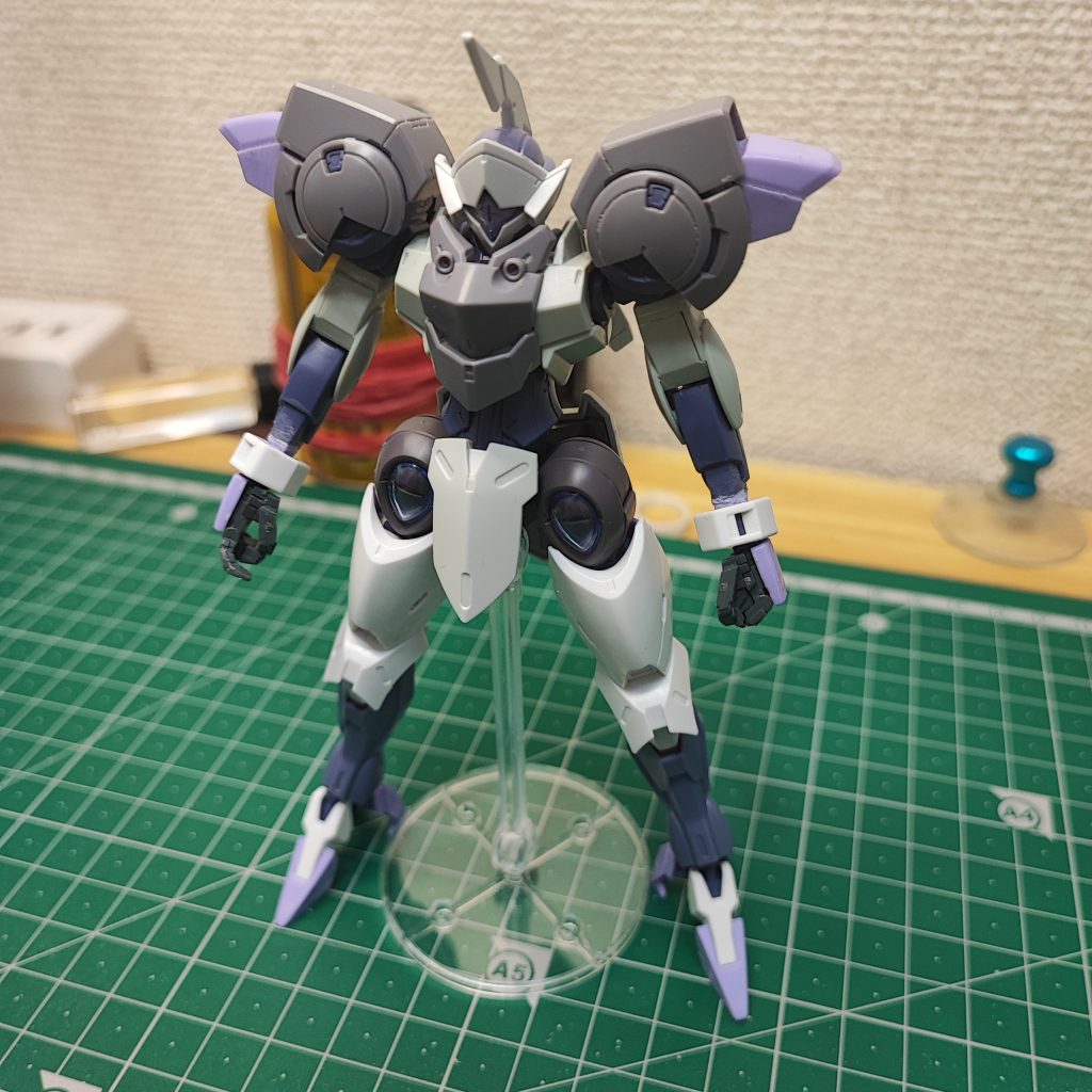 胴体、肩はハインドリーシュトルム、腿足首はペギルペンデ