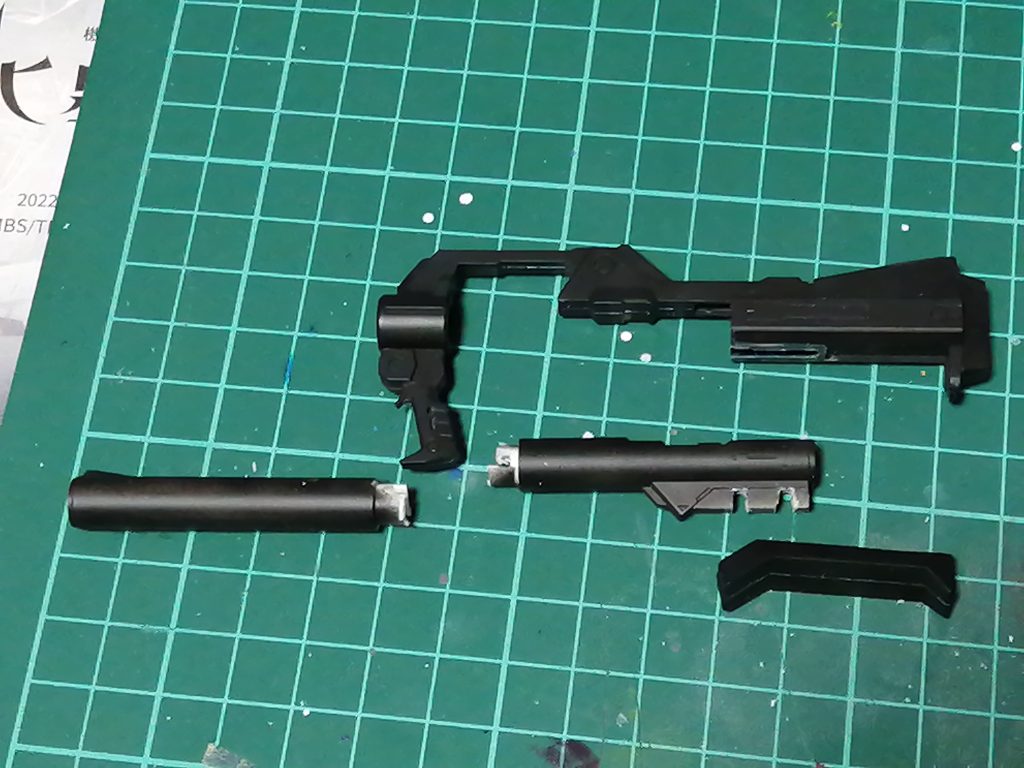 バズーカの後ハメ加工。