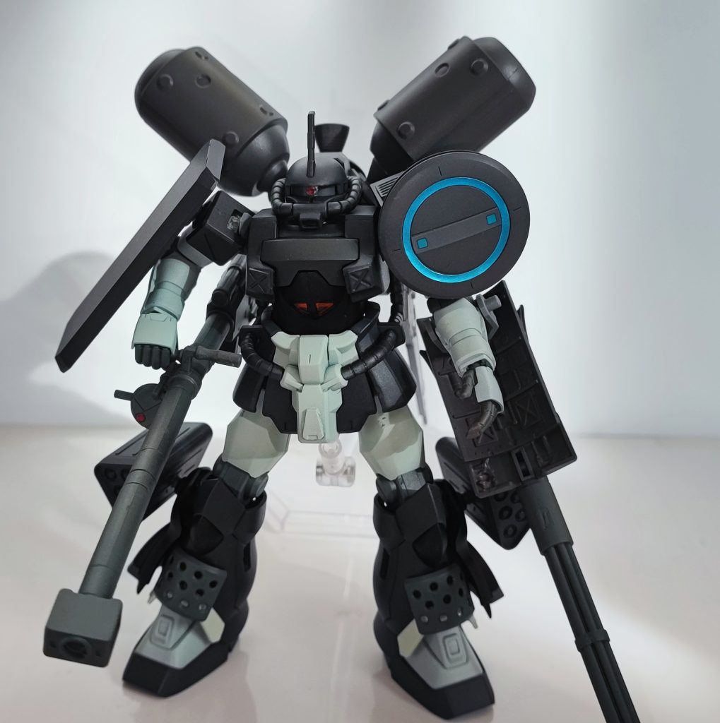 ランゲブルーノ砲のバレルを変えて実弾仕様ぽくして背負わせてます。