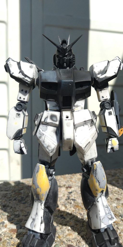 カメラアイを0.3のプラ板で作り直し&サフ吹いて磨き