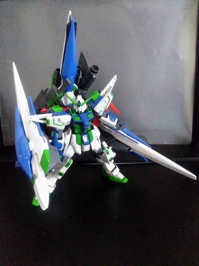 自分の『フラグ シップ ガンプラ』となります。この子😤　　　　　　　　　　　　　     以前投稿時では紹介仕切れず、完全攻撃形態である『GIGA』モードを晒させて頂きます✨😌✨