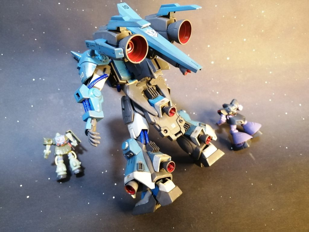 ジオラマ風背面。スラスターましましで後ろ姿のほうがいいかも？ザクFZとリックドム2はガチャポン、いかさまジオラマです。最後までご覧いただきありがとうございました。