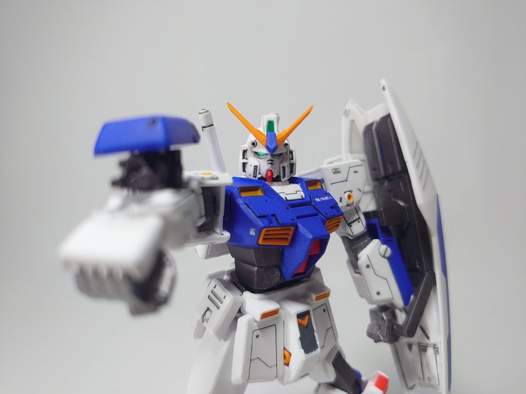 アレックスと言えばガトリング！このキットはホントに可動域が限られてる😅リバイブ版出ないかなー