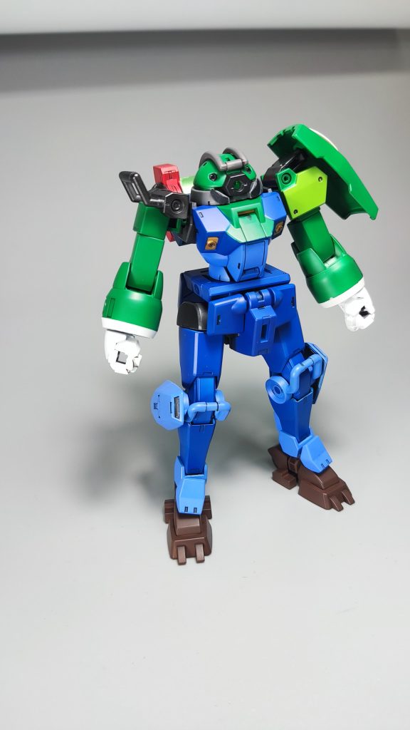 帽子を外したバージョンこれだと色違いのデミトレーナーに見える?w帽子はエポキシパテで自作しました。