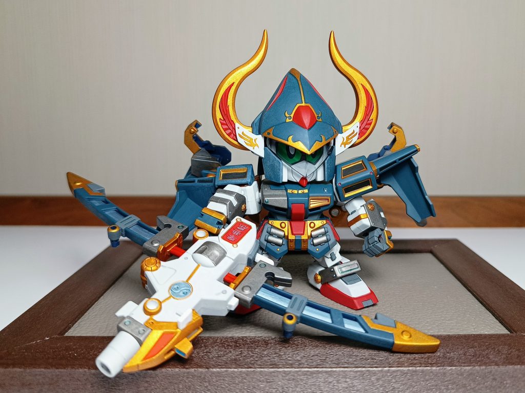 大鷲突銃(イーグルトップ)と刀を合体させたこの形態はなんていうんでしょう。スーパーガンダムのあれがモチーフだと思うので長弓形態(ロングライフルモード)でしょうか。長すぎて横にしないと持てません。