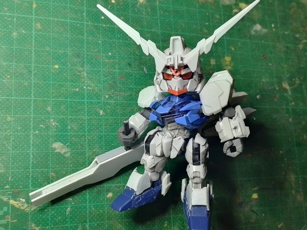 仮組みげた結果、SDEX エリアル(頭身)、ユニコーン(肩アーマー、足)、バルバトスルプス(腕)で形成される。*これはプロトタイプのバージョンの展示であり、なぜエアリアルではなくカリバーンを作ったのかについても説明していますhttps://youtu.be/VDCkXEyDh58