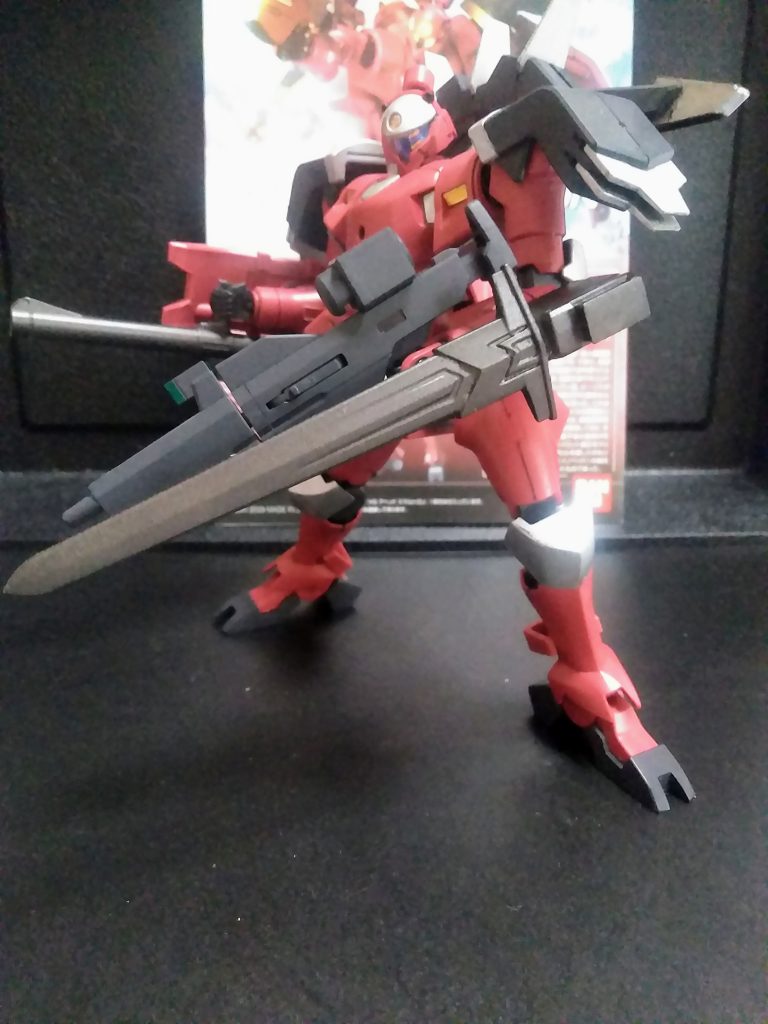 『脳量子波対応型』とされるこの子😊 シルエットが何かアレなんで、ちょっと配置替えをしてみました😁 ついでに武器も付けたし😂