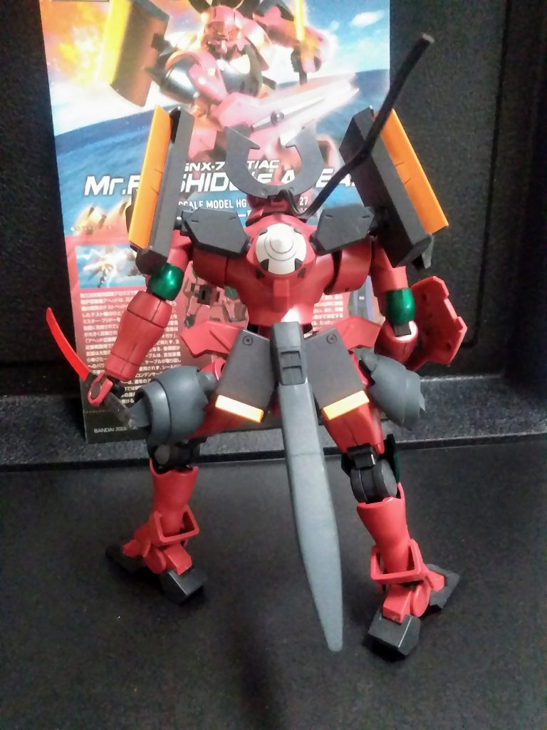 何かモノ足りないので、両フトモモと臀部に『増設スラスター』のようなモノを作ってみました😋