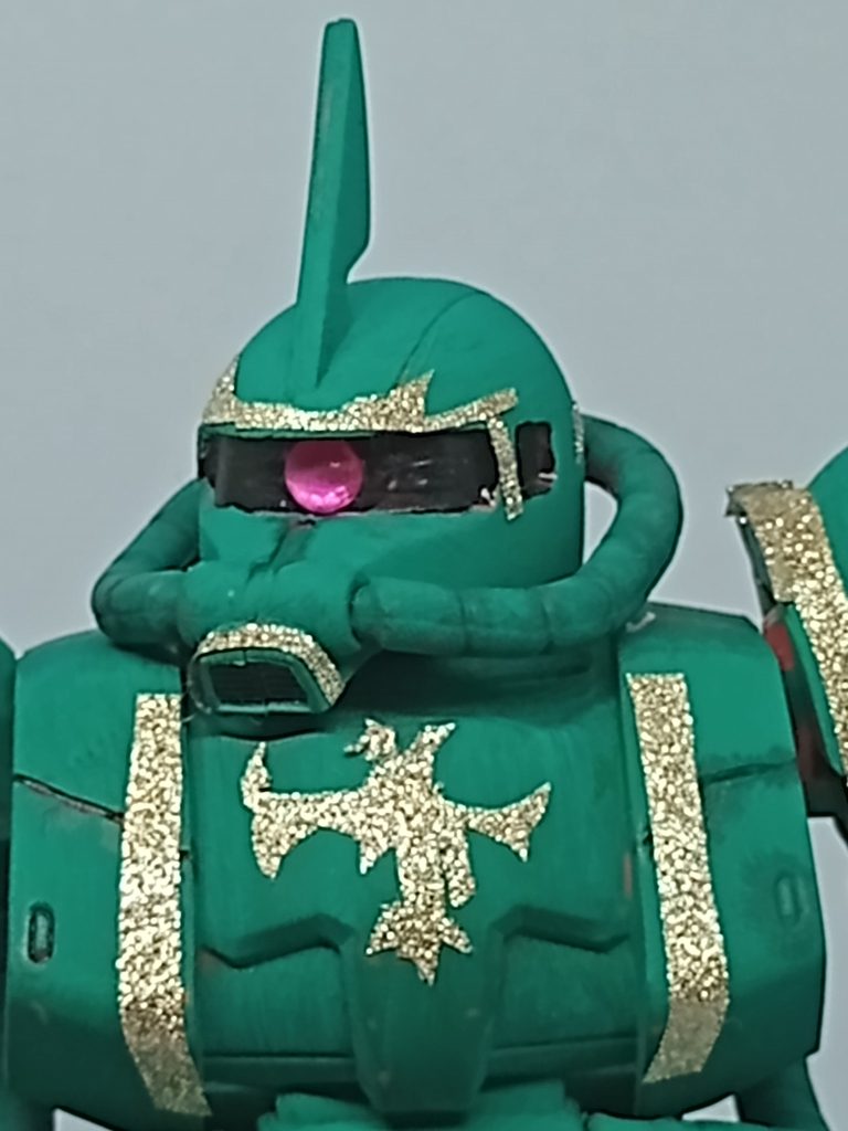 モノアイは、百均のなんか立体的なシールを削って使っています。結構いい気がする。だいたい百均のものでどーにかなりますｗｗ