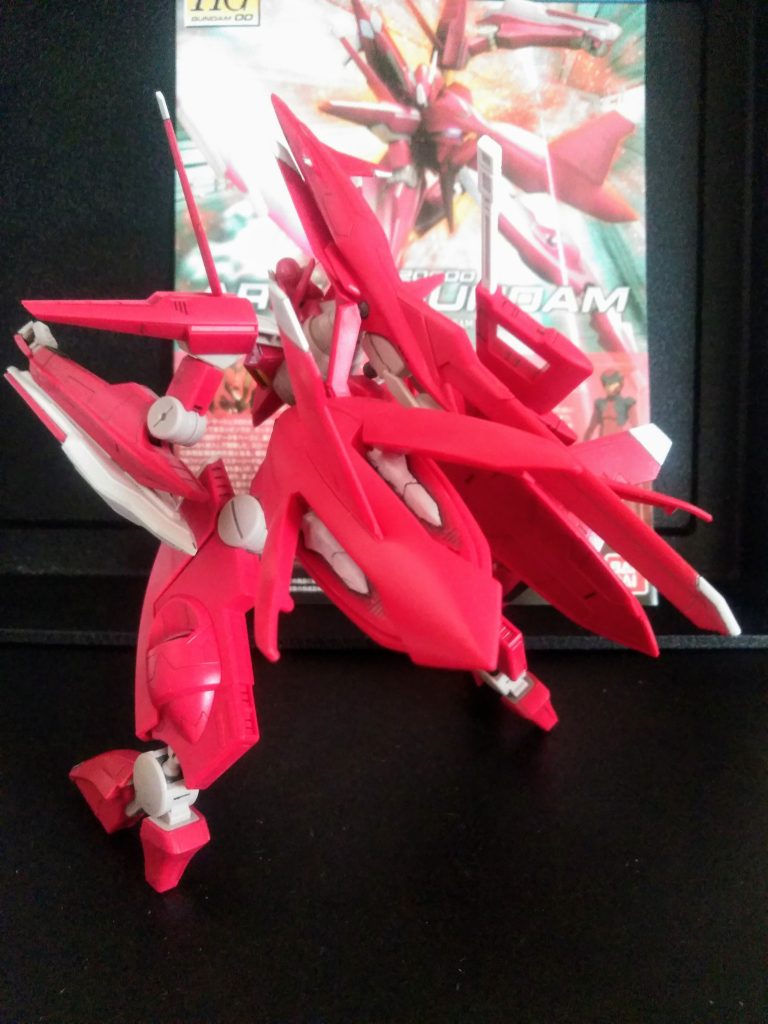 顔にガンダム要素が有りはしますが、全体の異形振りは半端ないです。まぁ、ソコがいいっちゃいいんですが😍『GN ファング』も造型だけ再現
