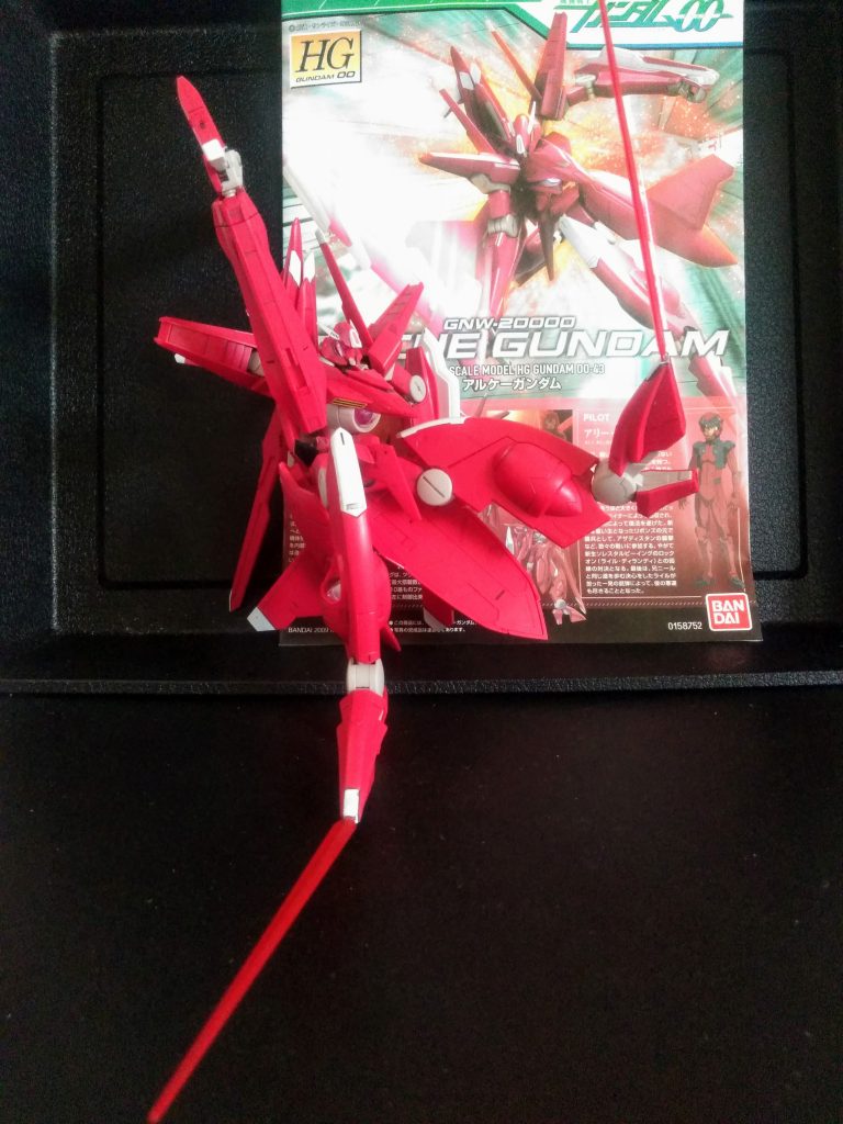 『GN ビームサーベル』は爪先より発振。 こういう処が変態さを引き上げる😂