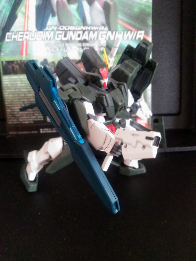 ハイ。『GN ヘビーウェポン/ライフル』となるこの子😊 通常よりも、武装が盛られています😁『GN ビーム ピストル Ⅱ 』グリップを倒してマチェット風に使うことも可能🤔