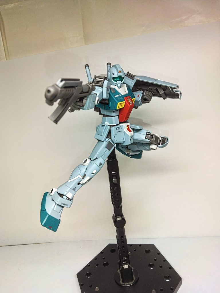 シールド裏もニュートラルグレイで筆塗りしましたが塗るとやはりいい感じになりますね!!!