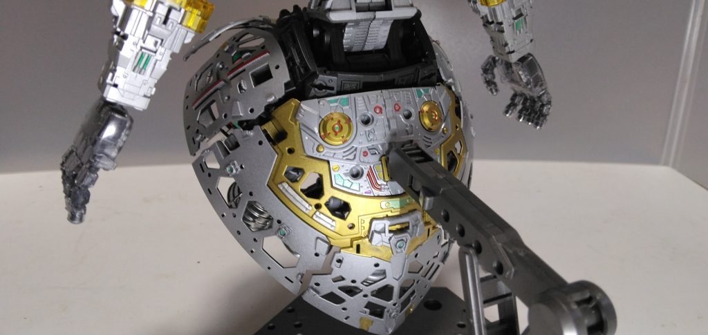 フレームの塗装の一部をボールペンでやってみました！ホビージャパンに載っていたので😅