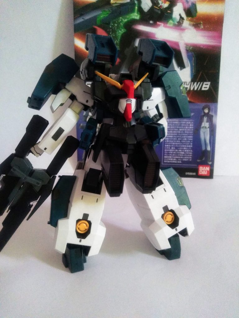 リアタイ時は『なんでガンダムの顔せおってんの?🤔』と真剣に考え、導き出した妄想が《『サイコ・ガンダム』の様な巨大なボディと合体か?》でした😤顔の展開状態は『フェイス バースト モード』と言うらしい🧐