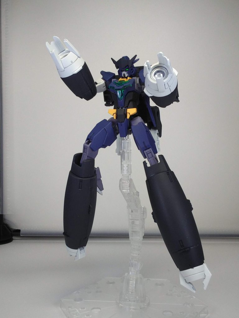 必殺技、アウンラッシュクラッシュ!!ティターンズカラーとアウンリゼアーマー以外と似合ってるよね?、買ってよかった。以上コアガンダムⅡティターンズカラーとアウンリゼアーマーでした、