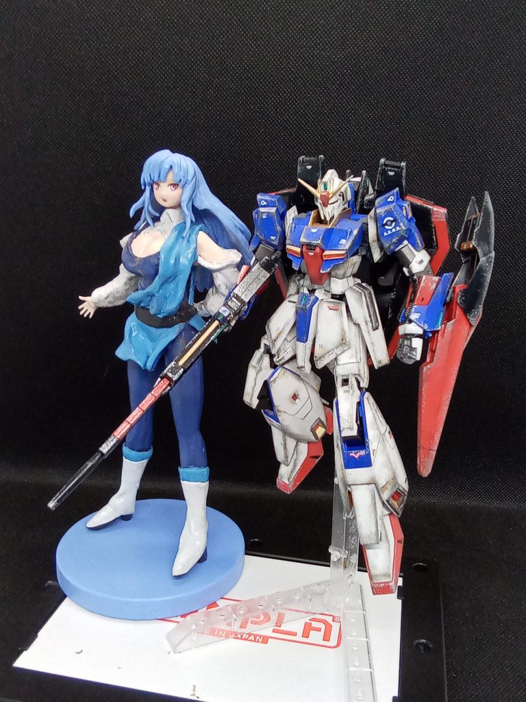 SDのZガンダムが欲しかったのですが・・そんなものが手に入るわけもなくタイミングよくショップさんに再版品のΖガンダムがあったので購入してつくってみました。(棚にZZもありましたがZを選択)ルー・ルカは新素材(石粉粘土)加工レベルと造形技術のスキルアップの為に挑戦わりと似せられたかな~という感じですまだまだ課題が多いですが精進していきます