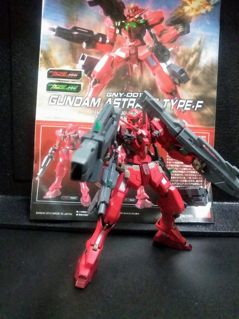 右サイドは『プロト GN ソード・ GN ランチャー・GN ビーム ライフル・GN ビーム ピストル』です😆                           盛りが大好きな自分でも、これはさすがに怯みます😱